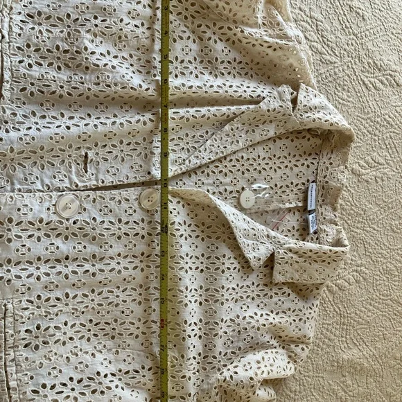 Elegant Cream Lace Women's Jacket - Picture 3 of 5